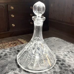 Cut crystal decanter